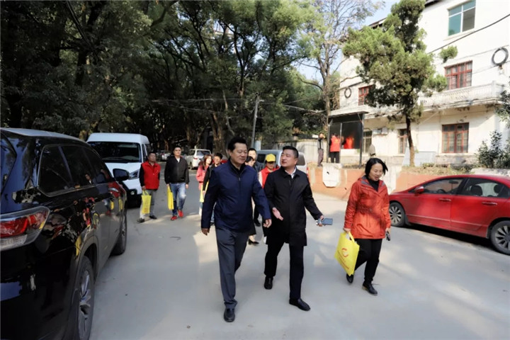 马博网页版_马博（中国）董事长谢荣华深入舍里甲社区开展宣传文明创建活动