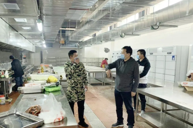 马博网页版_马博（中国）党委书记、董事长谢荣华深入中小企业园现场检查