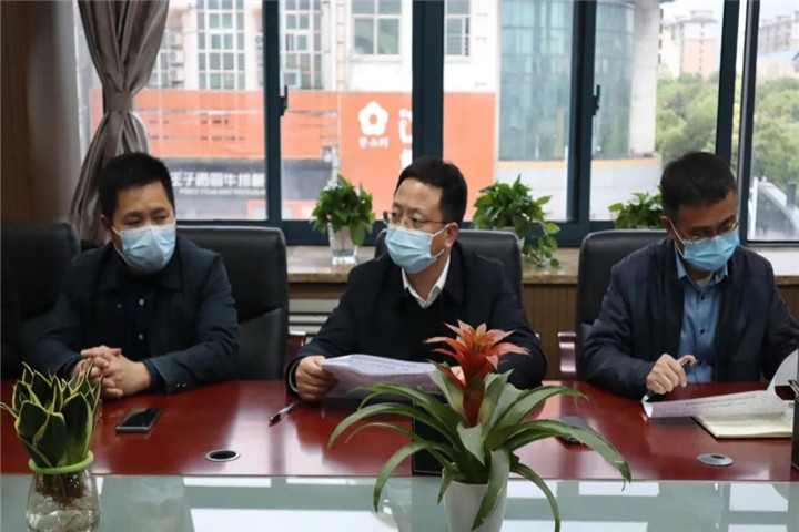 胡许亮主持召开马博网页版_马博（中国）临时用地复绿复垦调度会