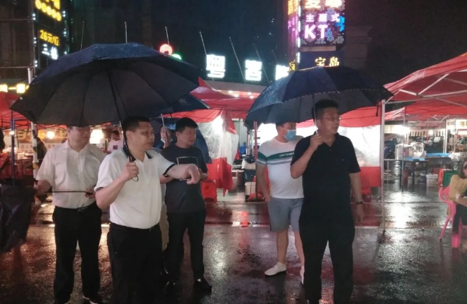 马博网页版_马博（中国）党委副书记、副总经理袁扣华前往紫荆路步行街调研